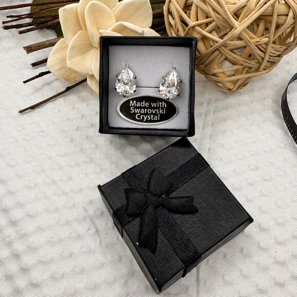 Pear Cut Swarovski Crystal Stud Earrings Silver-Tone Gift Box Included - NEW - Picture 3 of 7